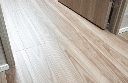 フラットフロアー